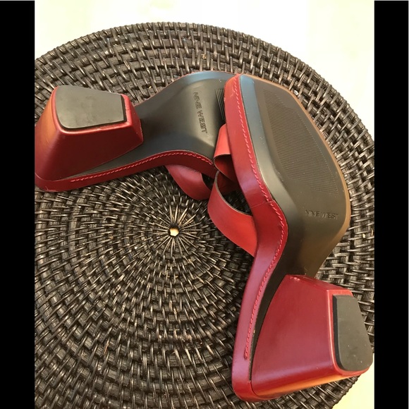 NEW WINE color NINE WEST SZ8 SLIDES - Picture 4 of 8